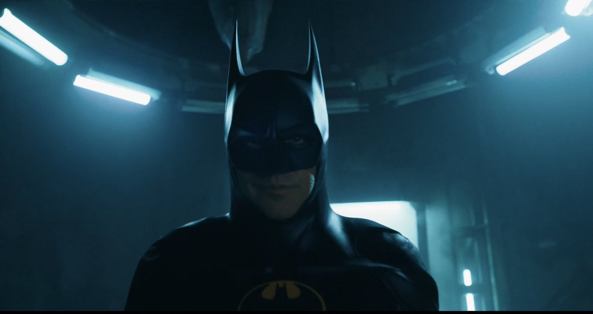 rafsviews's tweet photo. * yo cuando volví a ver el Batman 🦇 de Michael Keaton en el trailer The Flash * #TheFlashMovie https://t.co/zO01H2aui3