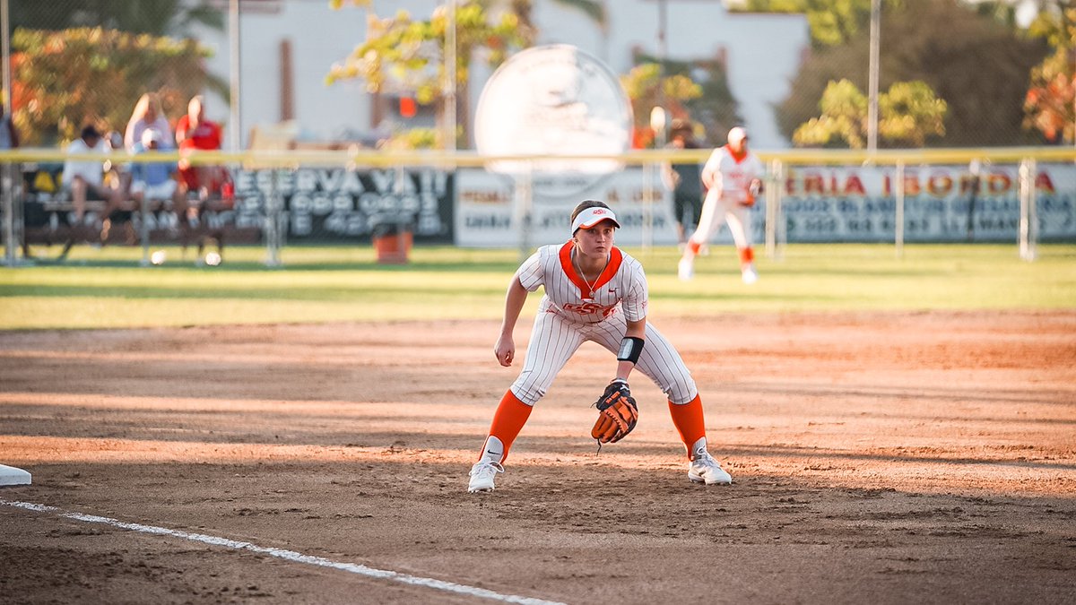 cowgirlsb's tweet photo. Cowgirls with the edge through three full.

E3 | OM 0 - OSU 2

#AllOne | #GoPokes https://t.co/3br58Fgu0O