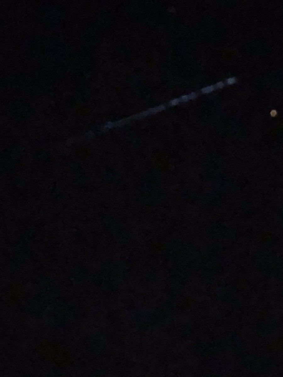 crystallemon's tweet photo. @BrianEntin Just spotted this over Grand Rapids Skies , moved like train in the sky. My daughter spotted it. https://t.co/d8iw6Pqvuh