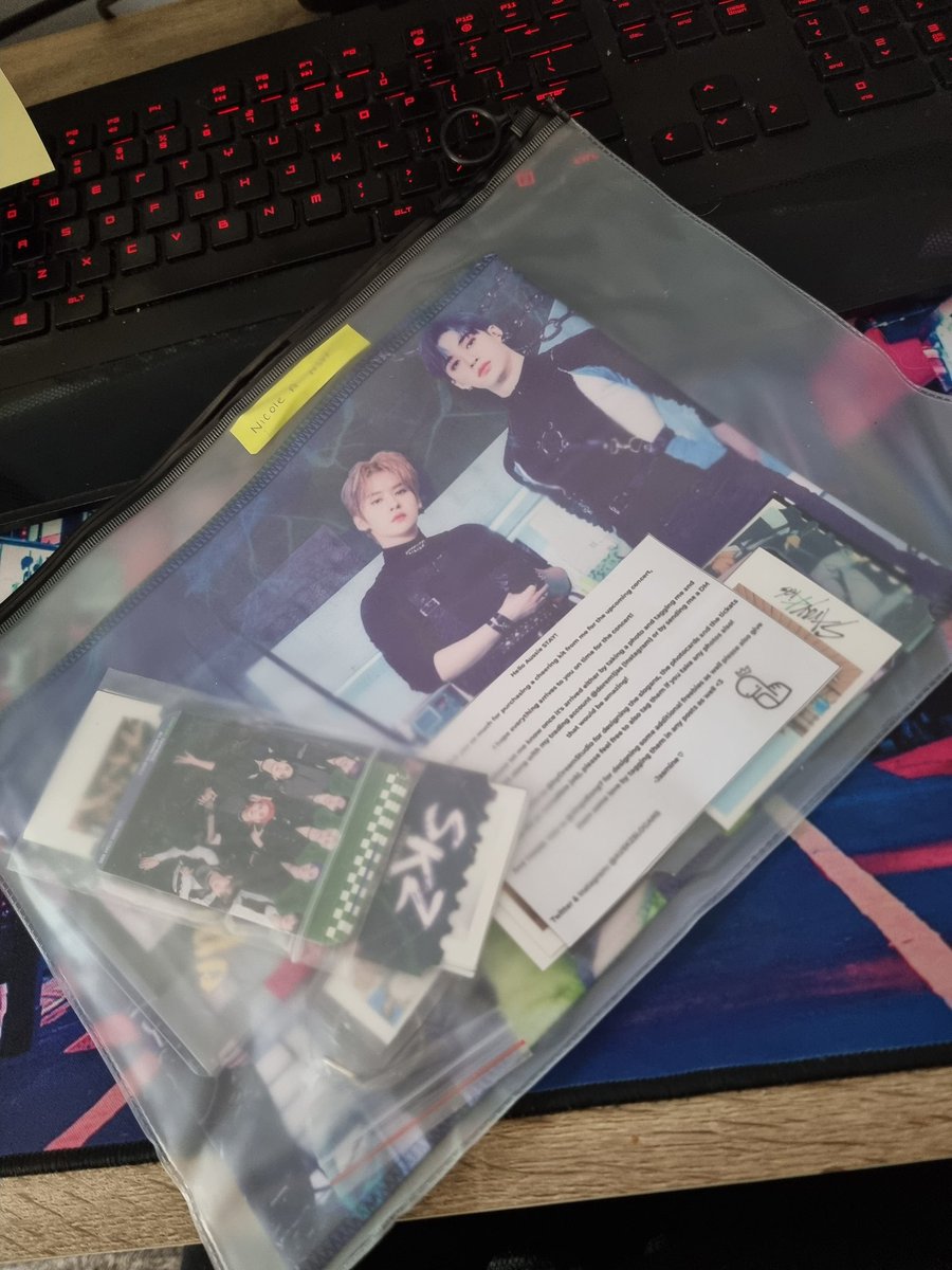bkbabychoice's tweet photo. Ahh my Stray Kids Cheering Kit came in for the Sydney concert next weekend!!

Thank you to @AUSKZslogans, @byDreamStudio &amp; @AhgaBang7 everything looks amazing! 💙💙

#straykids #skz #StrayKids_2ndWorldTour_MANIAC #straykidssydney https://t.co/4fXTOAHFTY
