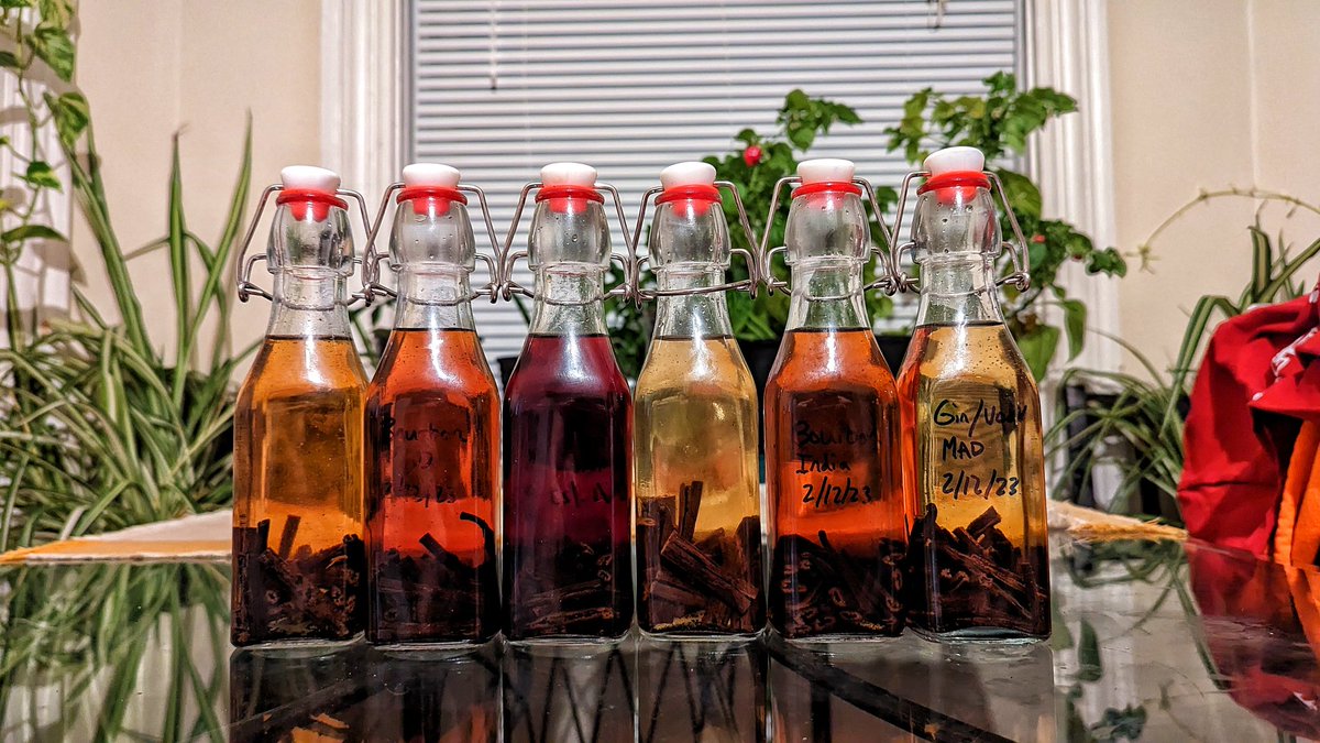 JakeLeeXP's tweet photo. Successfully made Vanilla Extract!

Left to right, here are the types:
1. Vodka with Madagascar Vanilla 
2. Bourbon with Madagascar Vanilla
3. Black Rum with Madagascar Vanilla
4. Vodka with Sri Lanka Vanilla
5. Bourbon with Sri Lanka Vanilla 
6. Gin/Vodka with Madagascar Vanilla https://t.co/ptrrwcXker