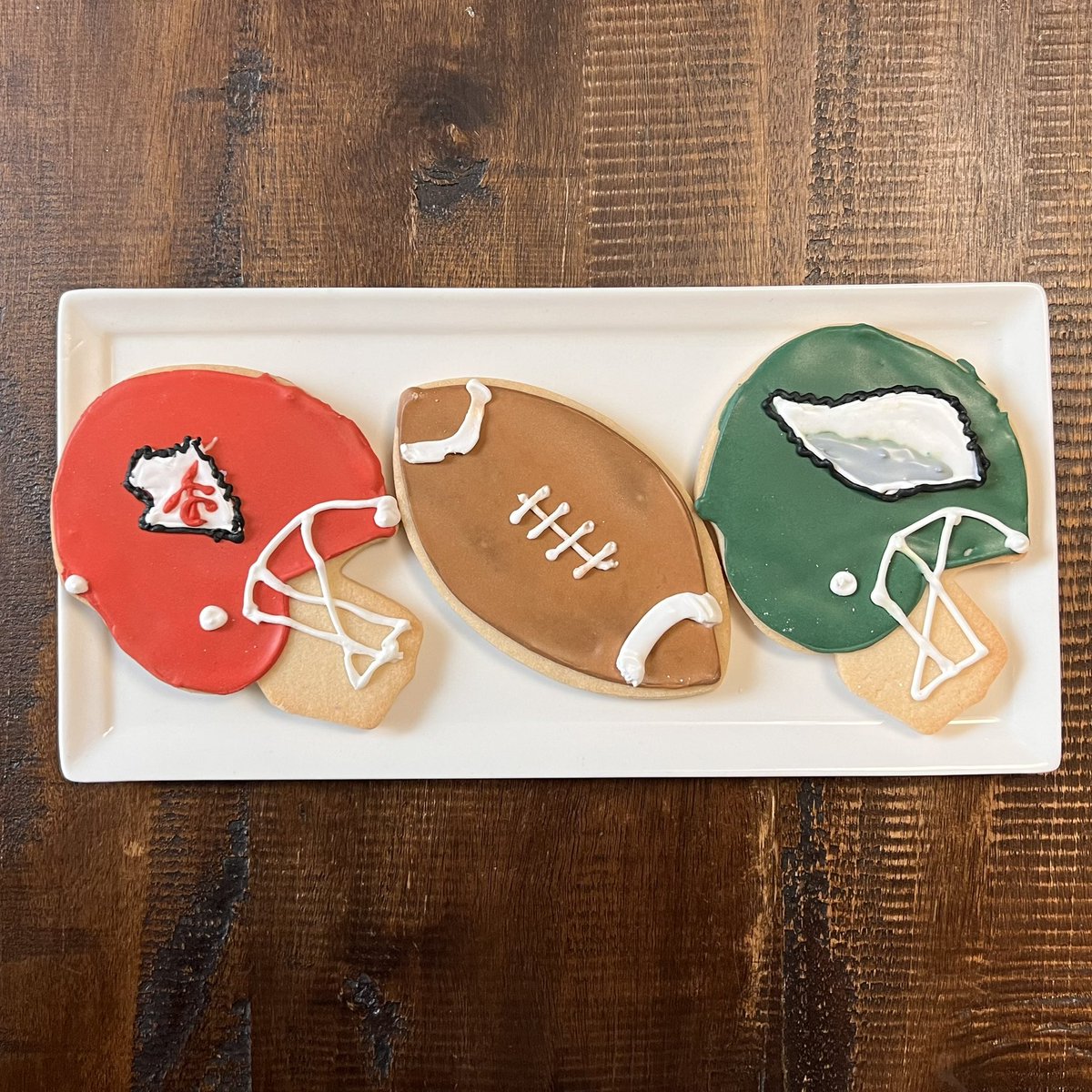 EmmaCohan's tweet photo. Here for the Super Bowl Cookies! 🏈❤️ https://t.co/AGuks1C1mO