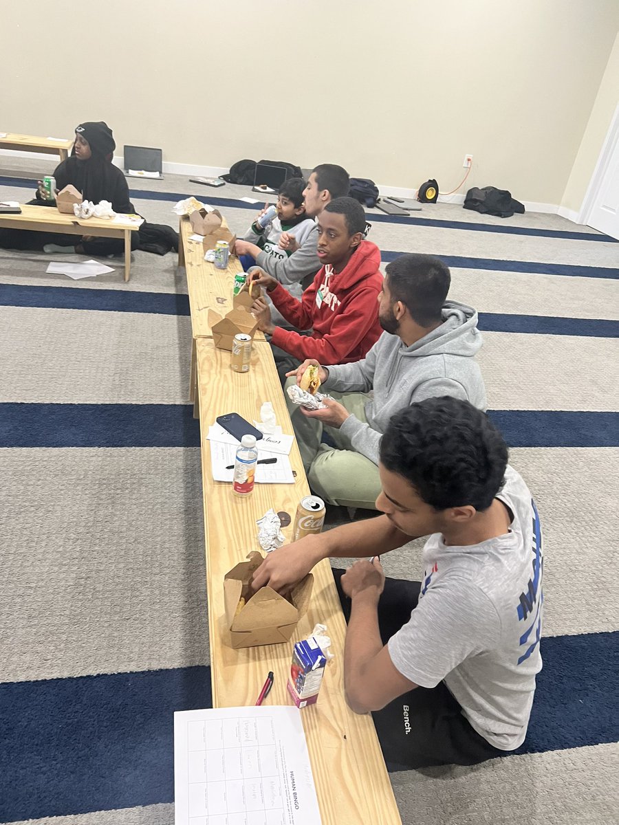 TorontoHifz's tweet photo. ✍🏼 When writing scholarship applications, we advise our students to be brave, to be vulnerable and to share their whole selves. Today we had an opportunity to model this. Best of luck to all the students who showed up for the Scholarship Application workshop on #SuperBowl Sunday. https://t.co/6ByatrRRz5