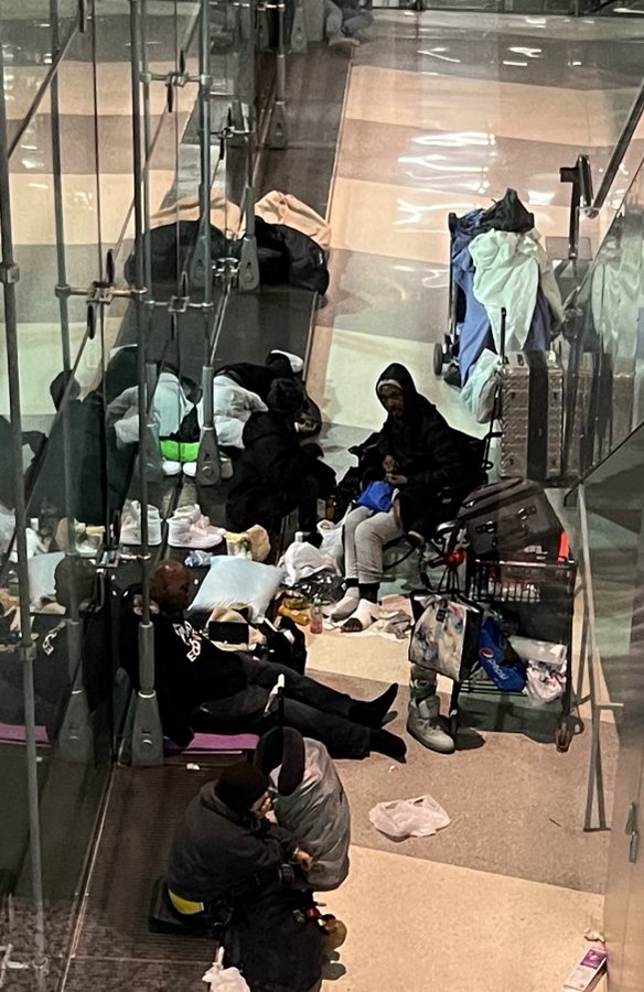 Chicago’s O’Hare Suffers ‘Dystopian’ Nightmare with Growing Homeless Encampments FozzJMEX0AANLQ7?format=jpg&name=900x900