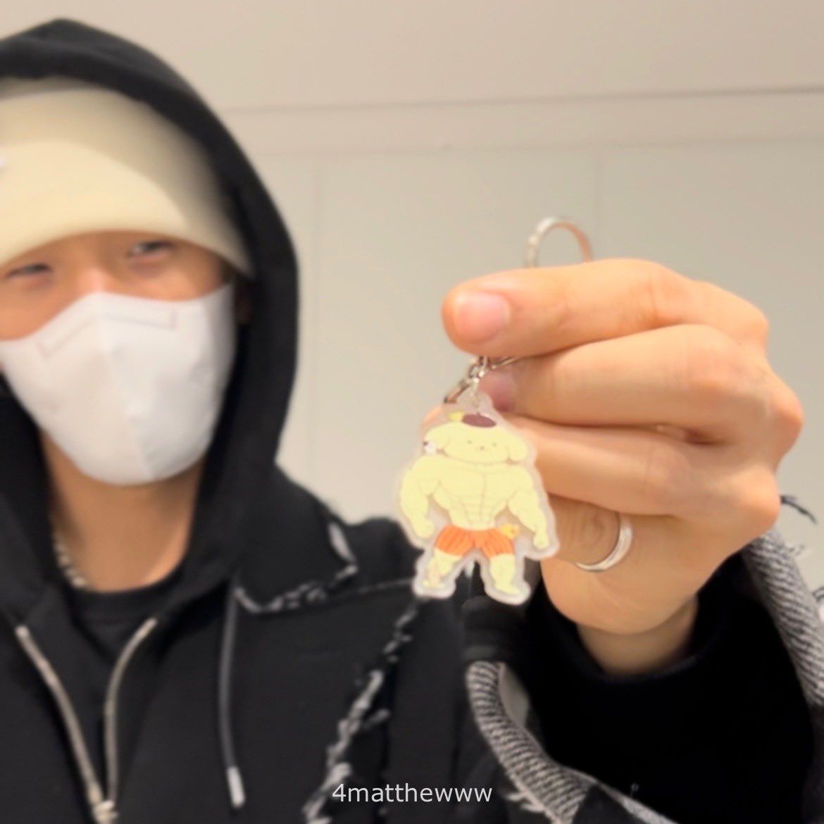 4matthewww's tweet photo. 근육폼푸 보자마자 아 헐 나네? 하는거 왤케 웃기고 귀엽고 기특하지 https://t.co/zwysF9aFZ3
