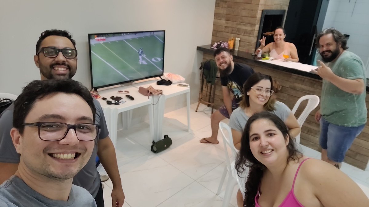 bibiiscruz's tweet photo. #SuperBowlNaESPN
Abraço pessoal de primavera do leste aqui ligado na @ESPNBrasil 
Go #Chiefs /,,/ https://t.co/fYknt8UbD5