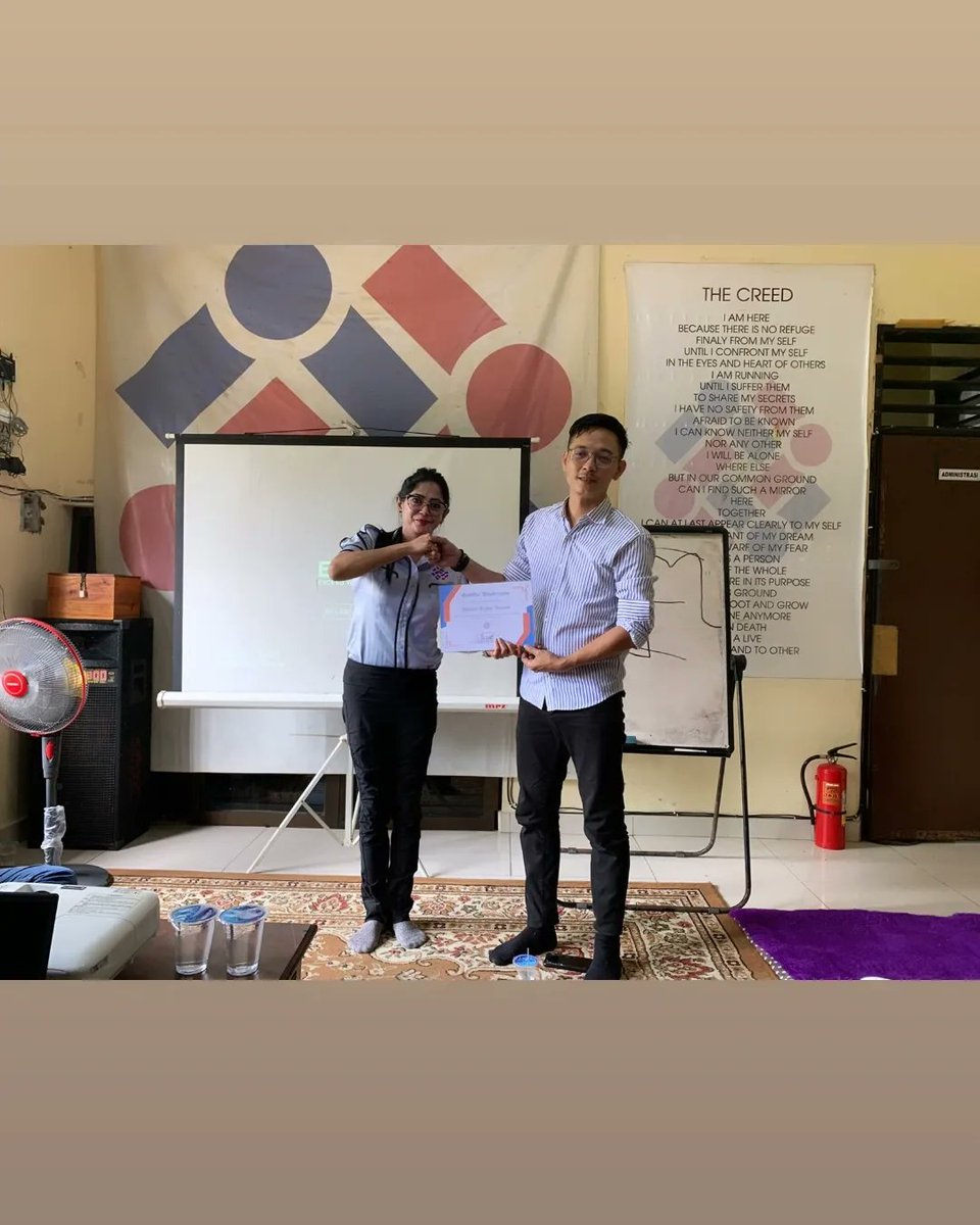 reggiepranoto's tweet photo. Memberikan sedikit Edukasi dan Motivasi kepada para Residen Rawatan di Yayasan Bersama Kita Pulih.
#edukasi #motivasi #konselor #kesehatanmental #adiksi #narkoba #praktisi #psikotropika #motivator #motivatorindonesia https://t.co/cczG1i8kHi