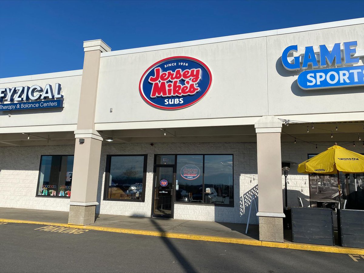 MandMCS's tweet photo. If you’re looking to get into franchising a restaurant, M&amp;M Construction is here to help! We’ve spent years providing franchise restaurant owners with dazzling restaurant designs; let us use our expertise to help YOU succeed!

#franchising #franchiserestaurant https://t.co/FqffjYoWcS