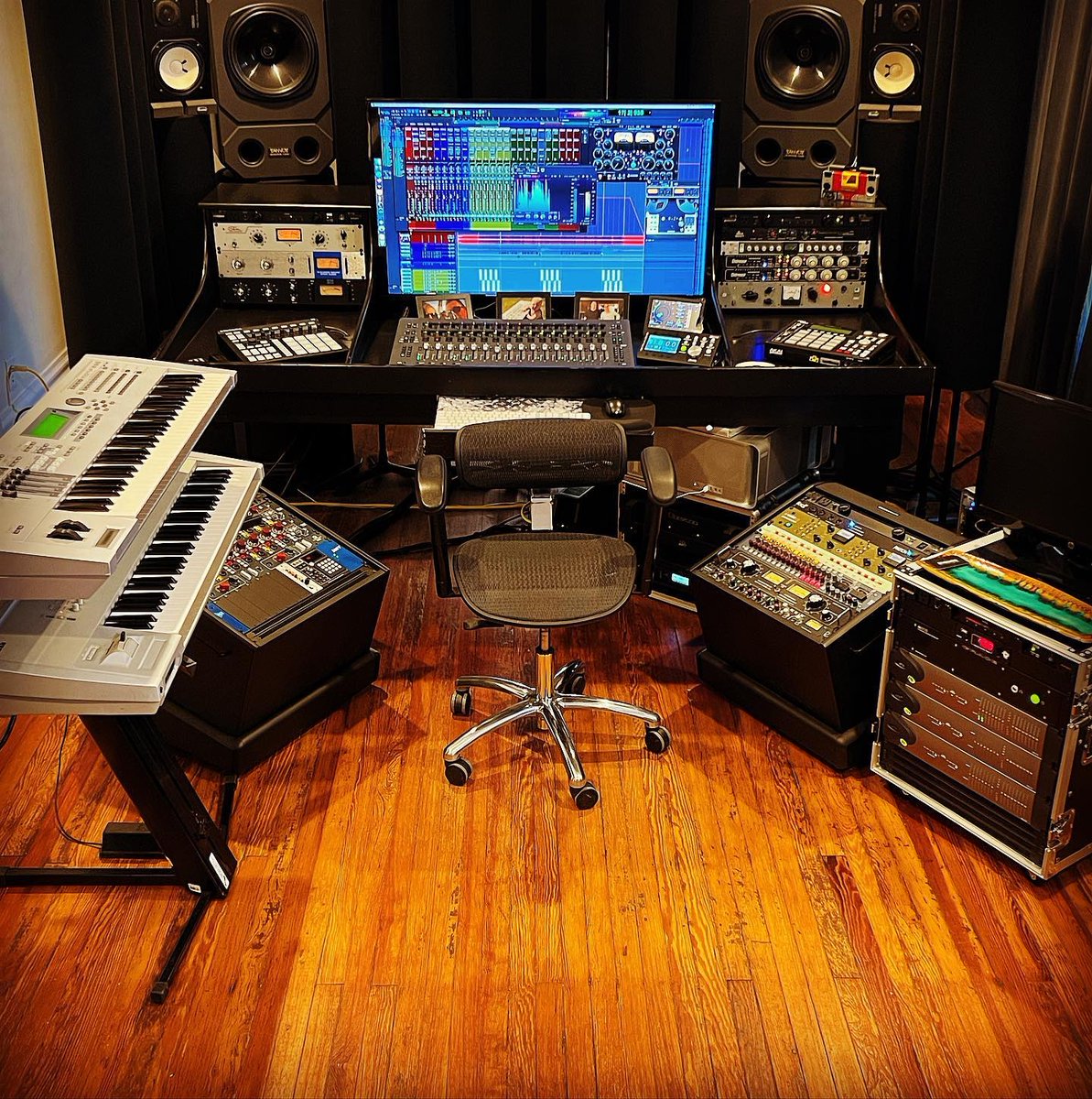 How has the way you mix changed over time?

📷 Tim "Heez On Fire" Hanson (@heezonfire)