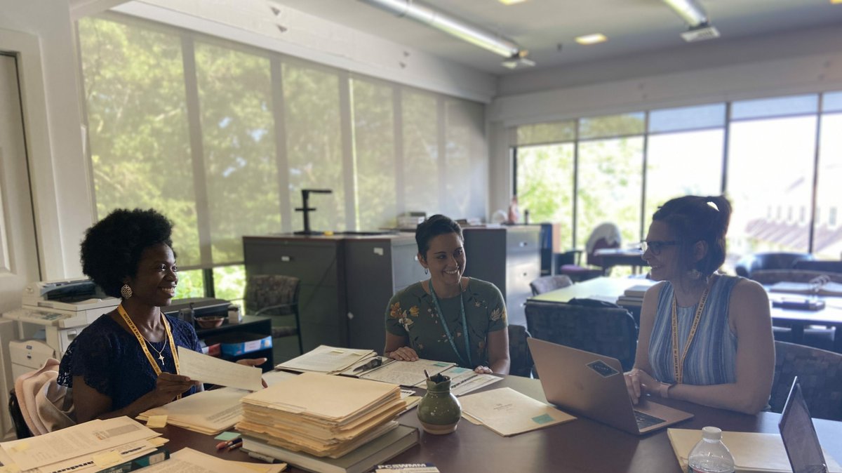 plimothpatuxet's tweet photo. Intern with us this summer! Plimoth Patuxet internships are a nine-week program that offers an invaluable learning experience at a world-class Museum.

Apply by March 31st: https://t.co/l5uLJoaKvV https://t.co/CZhKGJIBlr