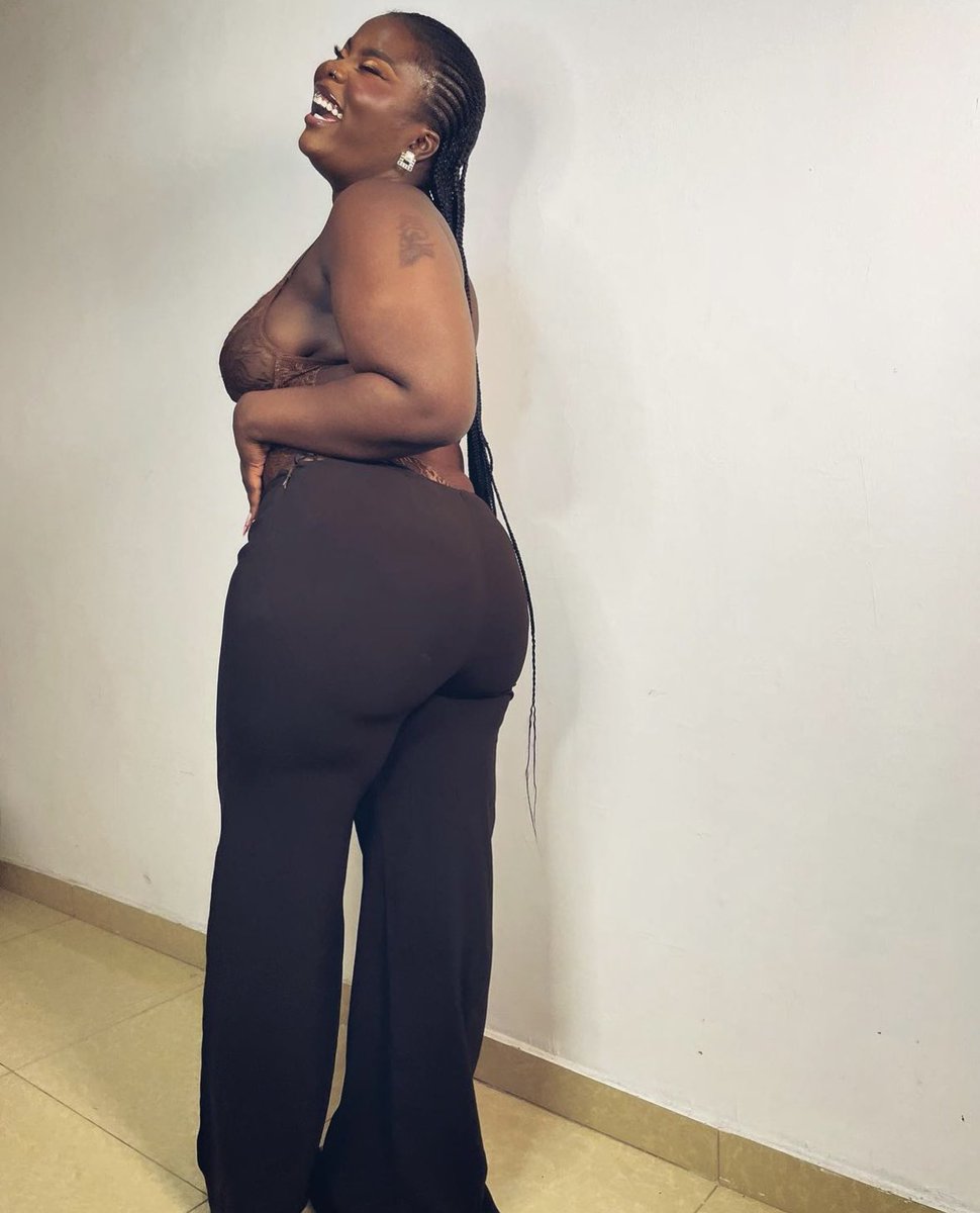 FemmeNoireStore's tweet photo. Styling IMANI like a DOLL 🤎✨

Any idea how to style our pieces for the weekend ?😍😍
Don’t forget to tag us 👑💯✨

Shop https://t.co/YXMkK3XMIE 

🏷️ GHS 200.00 https://t.co/hAmUihvG0H