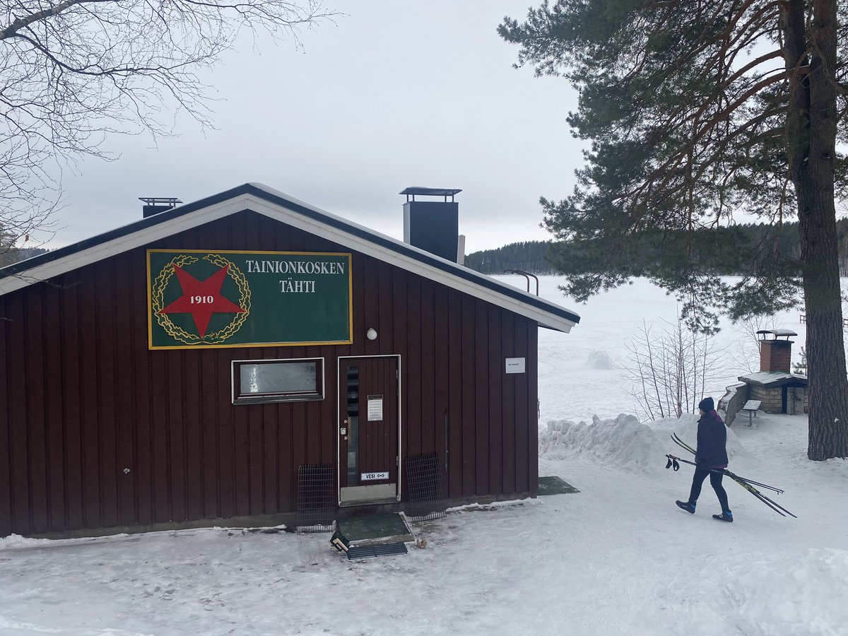 YrjoAho's tweet photo. #Winter und #skilaufen sind schön,aber #bootfahren u #Schwimmen in #Saimaa sind schöner. #Imatra @Imatrankaupunki #Suomi #Finnland @goSaimaa #wohnenwoandereurlaubmachen https://t.co/05wwdm81yY