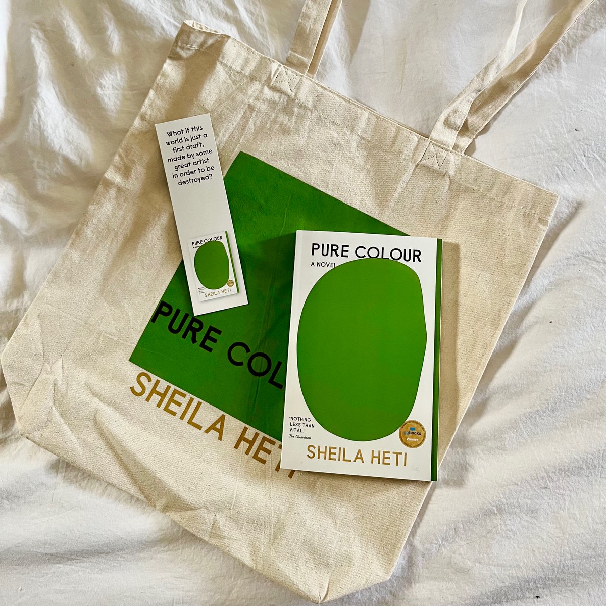 KnopfCA's tweet photo. 💚 GIVEAWAY 💚
We are giving away 2 signed copies of #PureColour with matching tote bags and bookmarks!
How to enter:
1) Like this tweet
2) Make sure you're following us @KnopfCA
3) Retweet or Quote this Tweet
🇨🇦 Canada Only
Full contest rules: https://t.co/VVcPphDnd1 https://t.co/2sNdQtqRzk