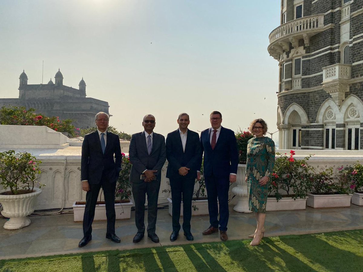 DiedrahKelly's tweet photo. 👉Toronto-based @Brookfield has invested approximately C$20 billion in 🇮🇳, making it 🇨🇦’s largest investor in India. 
👉🇨🇦’s @FFH_TO has the largest stake in the @BLRAirport 

@PremierScottMoe met w. reps. of Brookfield &amp; Fairfax Financial to understand their 🇮🇳-market approach https://t.co/MFN6s4u0Ul
