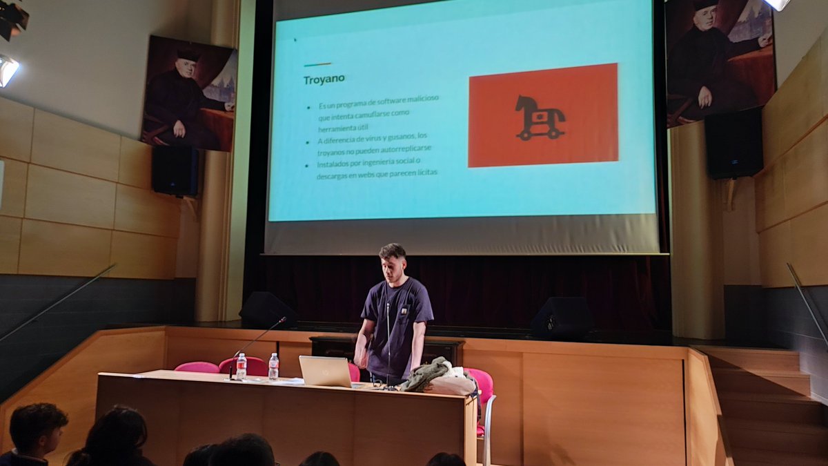 GOAtocha's tweet photo. Muchas gracias a Erick Morales, ingeniero informático y antiguo alumno del Centro, que hoy ha dado una charla sobre "Uso responsable de las TICs" a nuestros alumnos, enmarcado dentro del Plan TIC del Centro.
#CEFORE #PlanTIC #TICs #GOAtocha #CaraAos100 https://t.co/Fw0Vy4fSUN