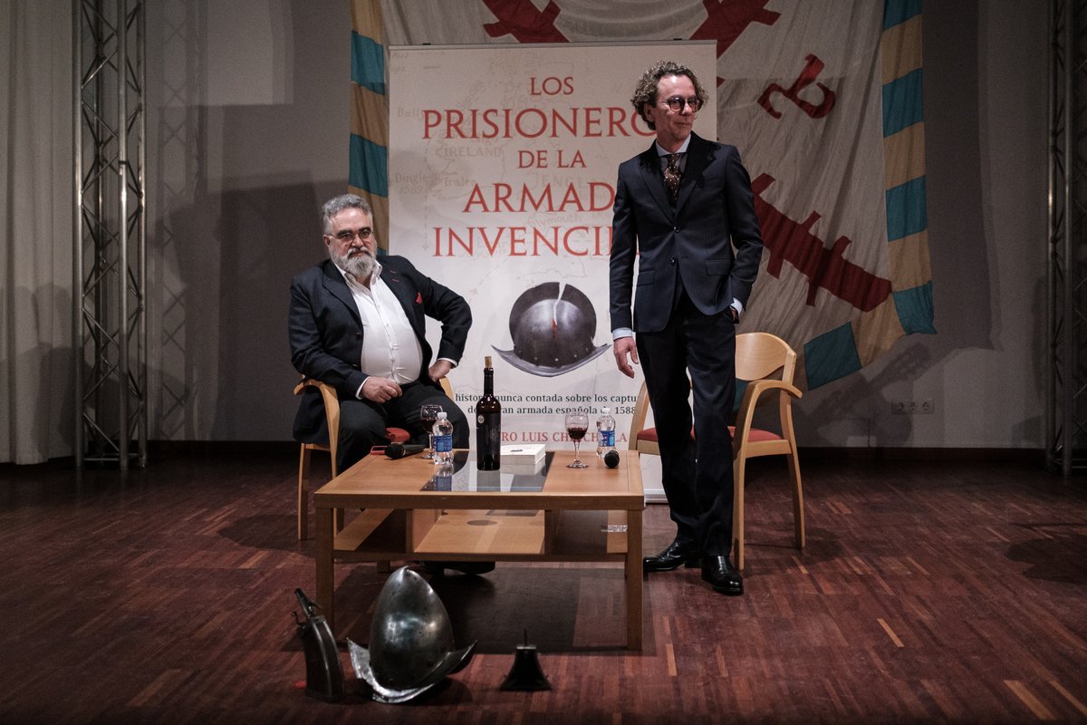 lagranarmada's tweet photo. «Los prisioneros de la Armada Invencible» se presentó el pasado viernes 24 de la mejor manera imaginable.
Muchas gracias a @JaviSantamarta, @penguinlibros, @AytoYecla, @Libreriasesamo y Asociación Yecla Siglo de Oro. https://t.co/tNX06IwmBR