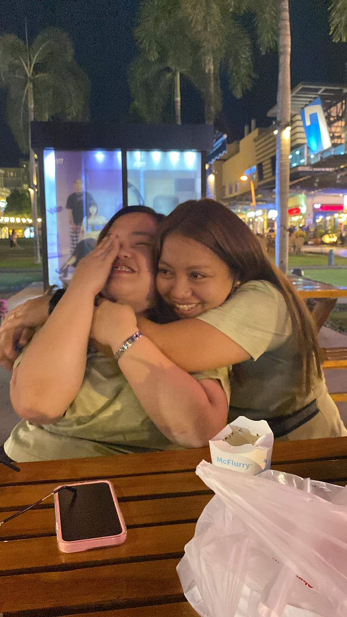 RisanGonzales's tweet photo. So cuteee π«°
Sorry bulilit kung naging insensitive ako, pero alam mo naman kung gaano kita kamahal diba? π Hindi man ako madalas nakakasama sainyo, pero tandaan mo andito lang ako palagi para sayo. π Iloveyouu so muuuuuch todo-todo ππ₯°
#REDbesties
#genuine #hug #sharedtears https://t.co/DLlgDwtg40