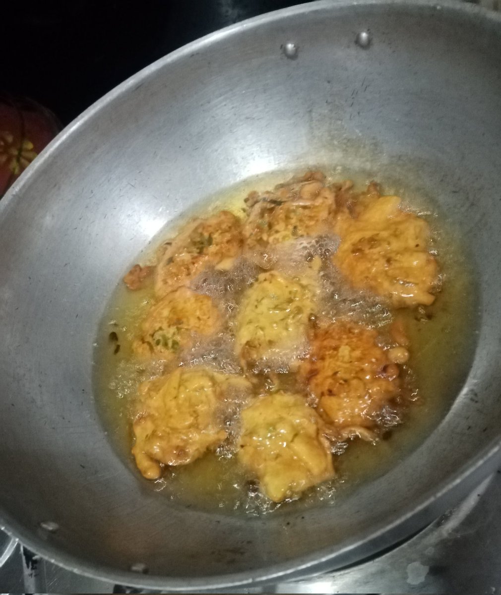 adigillani96's tweet photo. Finally I learnt to cook Kari Pakoray 😍
#CookingActive https://t.co/4U5AOCTBCI