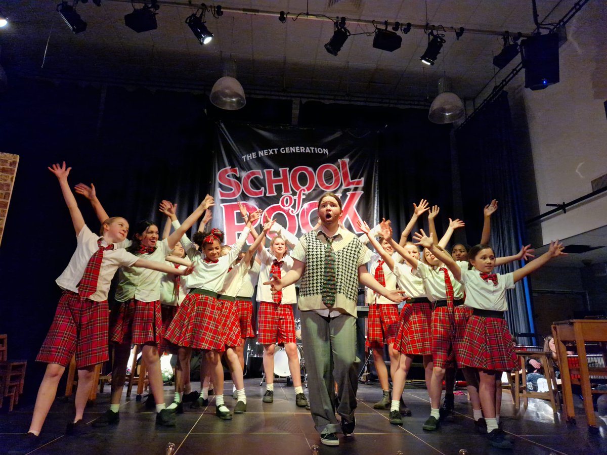 PrendergastSch1's tweet photo. What an amazing production @SchoolOfRockUK!  Congrats and thank you to all students and staff involved!   A west end quality performance!  Three evenings of great entertainment!  Thanks to FOPSA for supporting and all who came to watch! @LSFederation https://t.co/gN4ts2ysDn