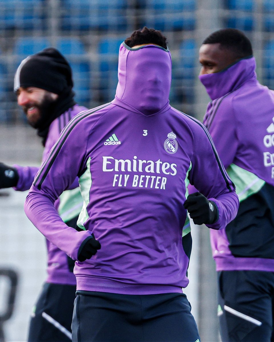 🤔👀 Guess who!