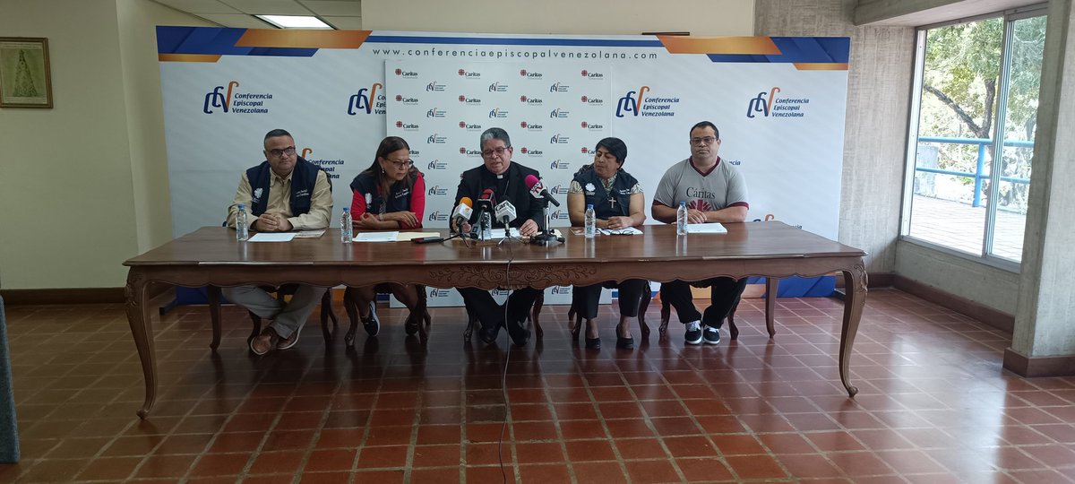 caritasdevzla's tweet photo. 🔴 Estamos #EnVivo | Conéctate a través del siguiente link a la rueda de prensa presentación de la edición N°43 de la Campaña Compartir 

https://t.co/qtZPbBgerJ https://t.co/d1dXkebf0g