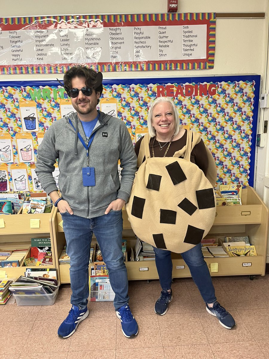 StevensCWC's tweet image. If you give a mouse a cookie! Is our book.