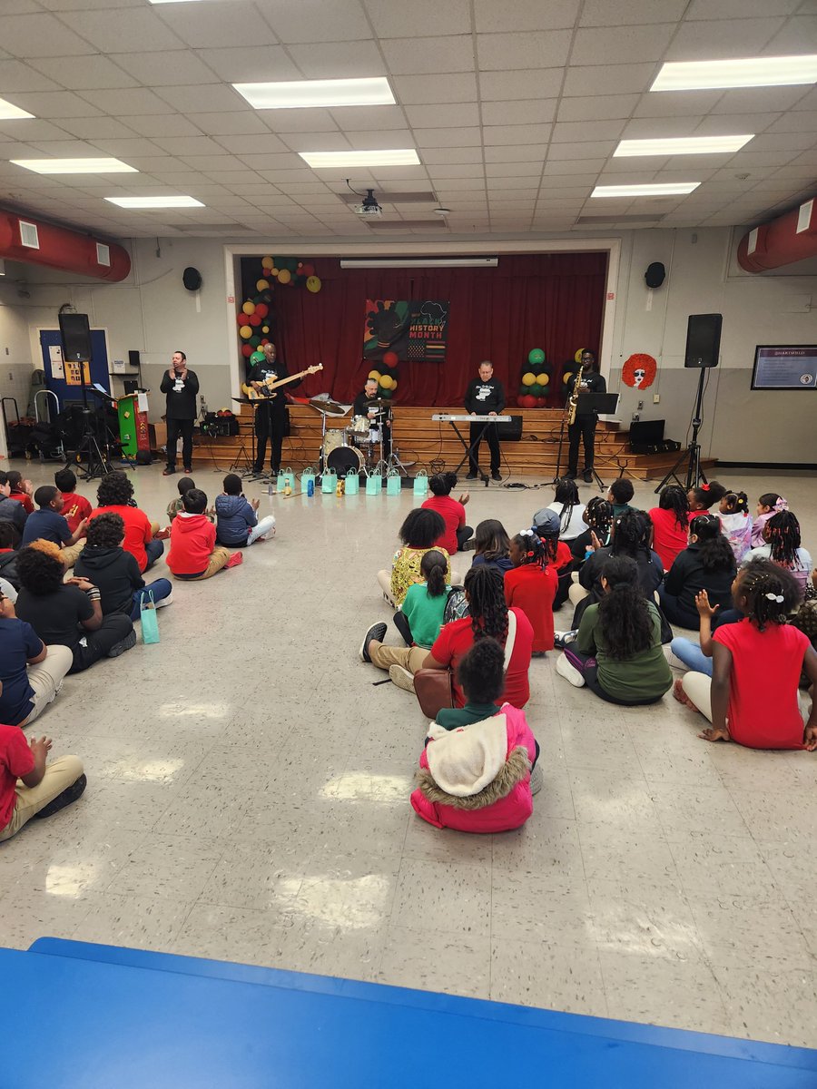 Thank you @jazzed_inc for a great show! #musicinschools#ICAN @HartsfieldAES @HoustonISD @HISDChoice @PrincipalTJohns @CshenalJ @M_Ed_Oakley