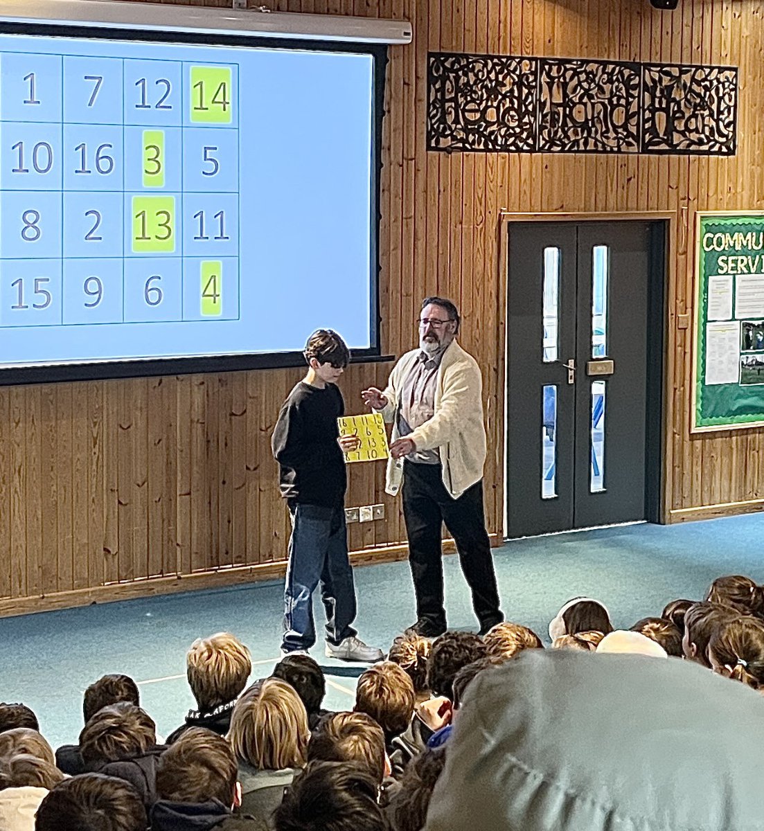 BedalesPrep's tweet image. We were astonished by Darran&apos;s Magical Maths tricks this morning! He, and his pupil assistant, guessed the right number and turned 2 bracelets into 1 square! We also enjoyed some music (by Piazolla) from a talented Block 2 guitarist.

#mathstricks #schoolmusic #bedalesprep