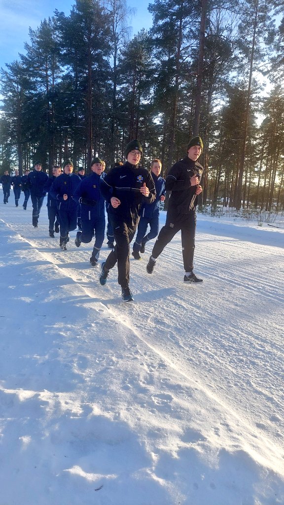 ValtonenVesa's tweet photo. #jääkärit105 juhlan jälkeen arki jatkuu perusasioiden parissa. #tekemisenmeininki
#2ptri #krhk #lnttiedk #tiedk
#porpr
#maavoimat https://t.co/y1Pmg92uhI