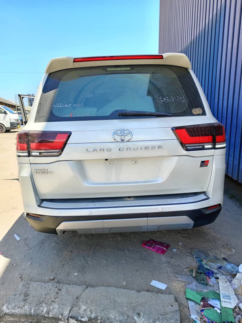 Trading24423063's tweet photo. #CreditAuto GXR Essence V8, 112milles km, disponible à Lubumbashi. Offrez-vous la voiture de votre choix. @FogecRdc @AdamBombole @PdgMusa @JerryTshiyamu @PatrickDjamba2 @HonoreMvula1 @DeniseNyakeru @EquityBCDC @ARSPaca https://t.co/pPrCbV5kJo