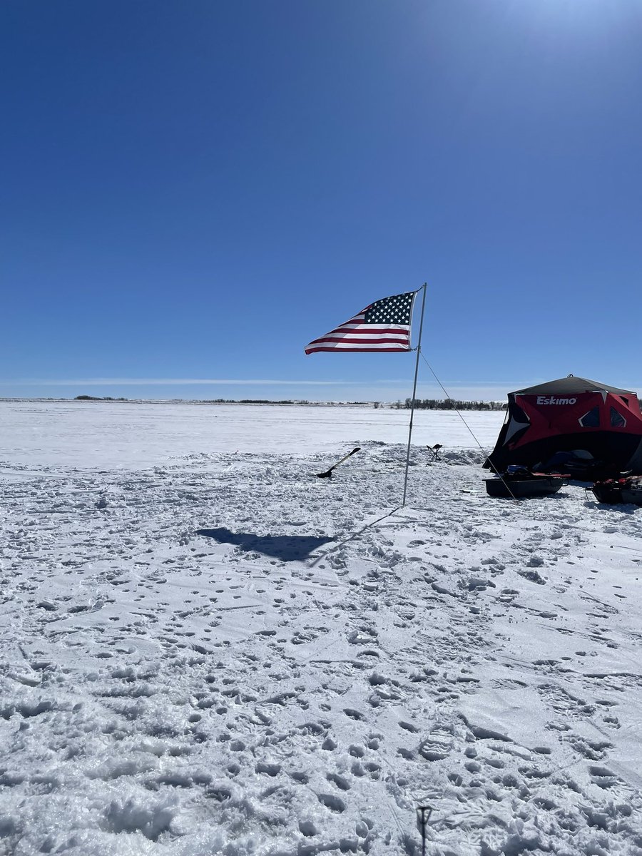 loliggett's tweet photo. Beautiful day for ice fishing!!! https://t.co/0FbJhnlvIw