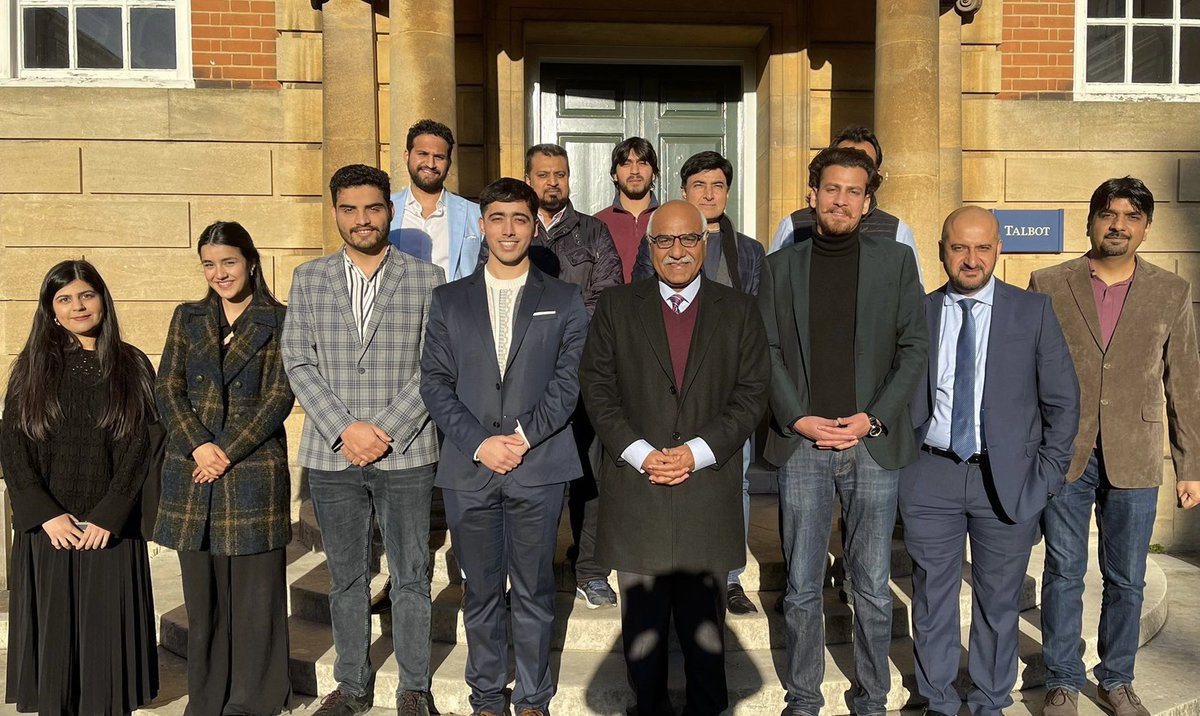 It was a great pleasure hosting @DrAmjadsaqib1 of @Akhuwat at Oxford. His work on Poverty alleviation, education, and Microfinance has benefited & inspired many young people around the world. Looking forward to great things ahead with @Akhuwat