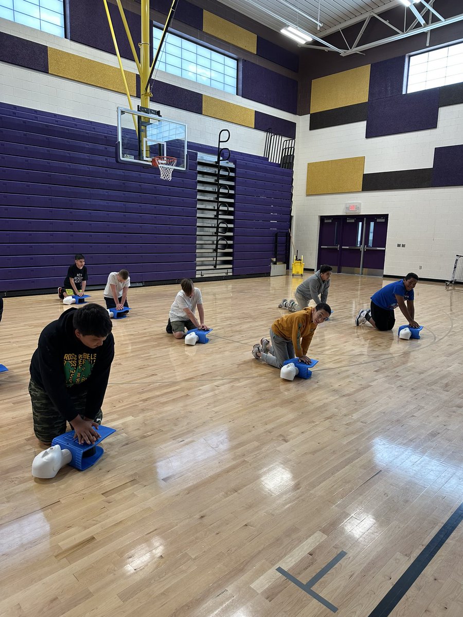 Learning to save lives, CPR training <a href="/ELPASO_ISD/">El Paso ISD</a> <a href="/healthyepisd/">Health Wellness & PE</a> @RossRebelsEPISD
