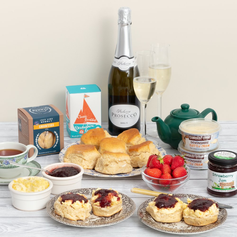 💝 MOTHER'S DAY GIVEAWAY 💝

Surprise Mum with a luxury treat! Introducing The Cream Tea &amp; Prosecco Hamper ✨

For your chance to #WIN 👇

🌸 Follow <a href="/devon_creamteas/">Devon Cream Teas</a> 
🌸 Like &amp; RT 
🌸 Tag a friend who loves Cream Teas!

#SliceOfDevon #MothersDayGiveaway #GiveawayAlert