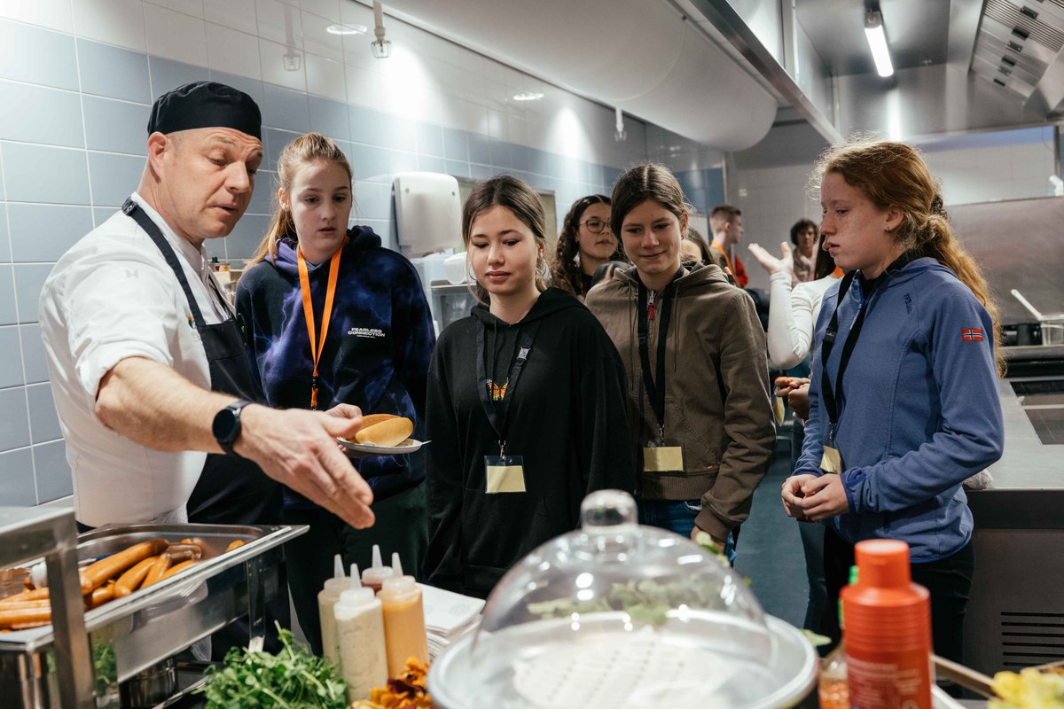 OP 16 februari organiseerden we de Doe-dag voor ruim 1200 leerlingen! En dat was weer een succes! 👏

Lees hier meer 👇

bit.ly/3KGWM2p