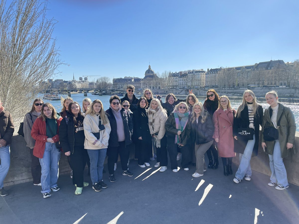 dmupsychology's tweet photo. If you jumped into the cold river you would be in Seine #DMGlobal @AnueBK https://t.co/kCJ0e3sA4Y