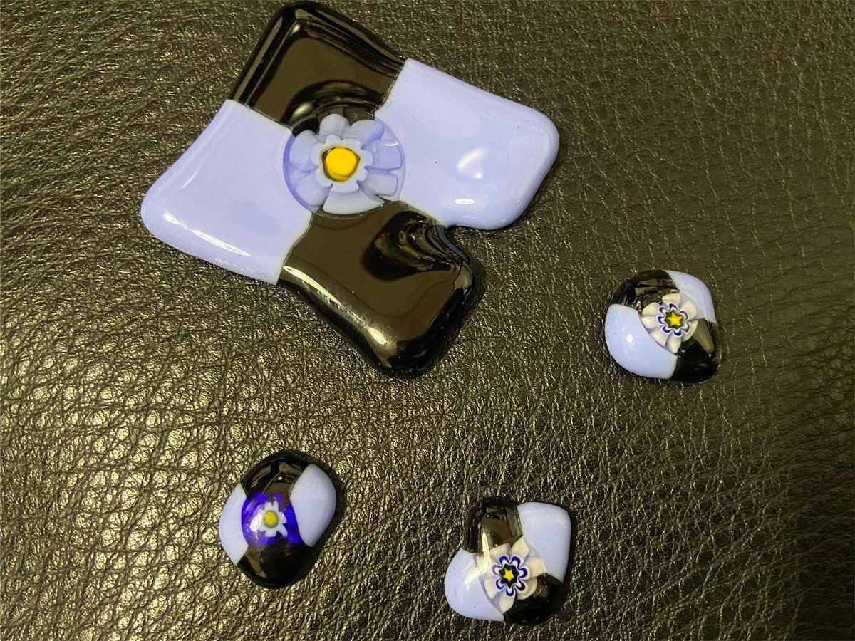 TARAPIART's tweet photo. 新アイテム💝 #桜
#cherryblossoms
#vetroveneziano #ART #Accessories #necklace #Germany #London #Italia #France #handmade #ベネチアンガラス #アクセサリー #ハンドメイド #ピアス #ネックレス #マグネットコサージュ #magnetcorsage #絵 #picture #imatarapi #Christmas #Present #コサージュ https://t.co/nqZiFvN2Uy