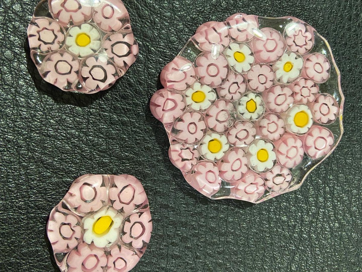 TARAPIART's tweet photo. 新アイテム💝 #桜
#cherryblossoms
#vetroveneziano #ART #Accessories #necklace #Germany #London #Italia #France #handmade #ベネチアンガラス #アクセサリー #ハンドメイド #ピアス #ネックレス #マグネットコサージュ #magnetcorsage #絵 #picture #imatarapi #Christmas #Present #コサージュ https://t.co/nqZiFvN2Uy