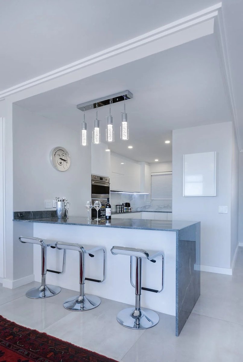 MedusaStoneLtd's tweet photo. A two tone kitchen is always an option for customers💭 Check out this combination of blue and white in this modern kitchen😍
#kitcheninspo #kitcheninspiration #kitchenworktops #inspo #worktopinspo https://t.co/5Ajz8ldzv6