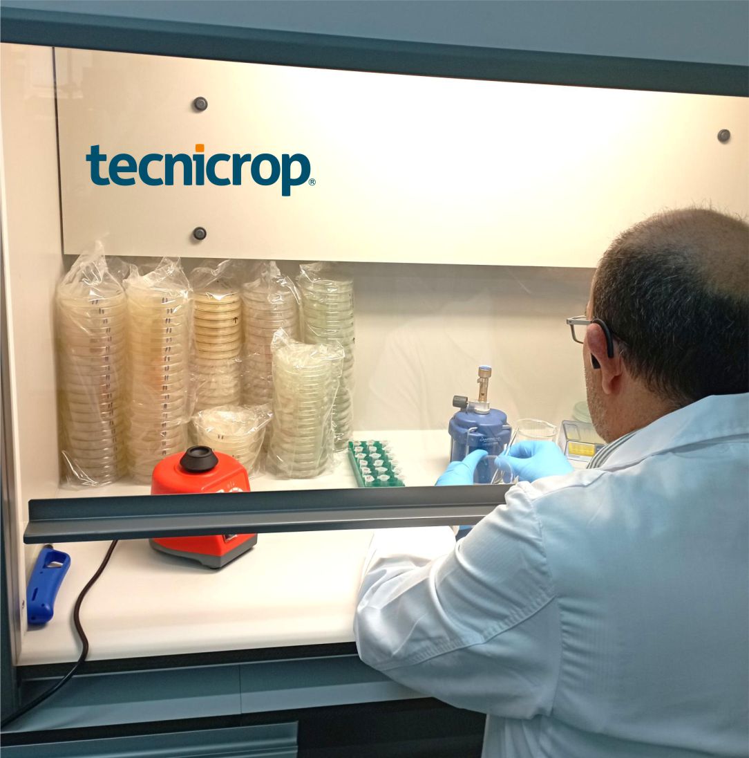 Tecnicrop's tweet photo. El departamento de I+D de #Tecnicrop, siempre trabajando en la #mejora y #diseño de nuevos #productos para obtener los mejores resultados en campo, bajo la premisa del respeto al #medioambiente y a nuestro #planeta. https://t.co/cwX05mAV92