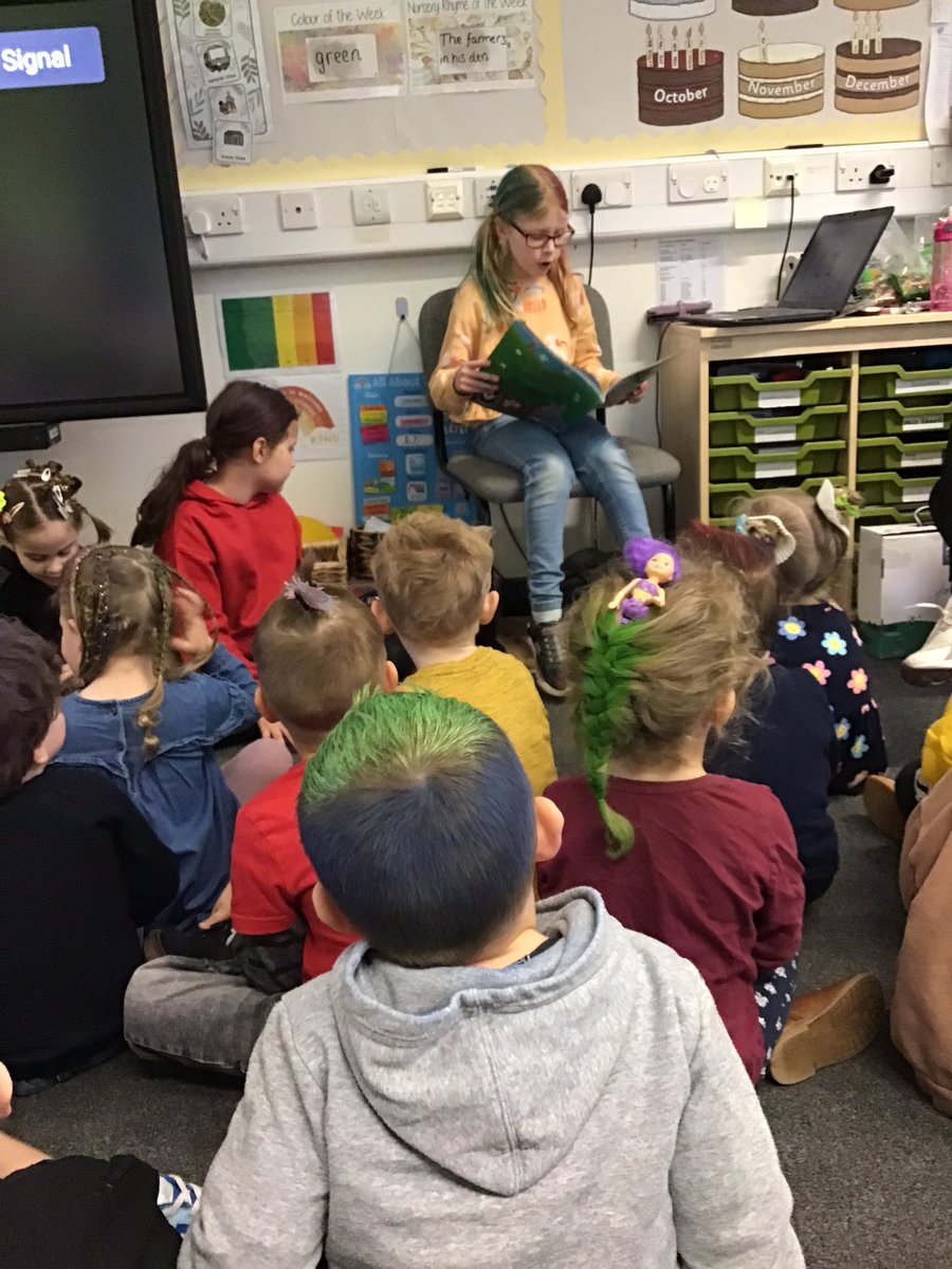 A fabulous morning celebrating World Book Day ❤️📚 <a href="/DartonPrimary/">Darton Primary Sch</a>