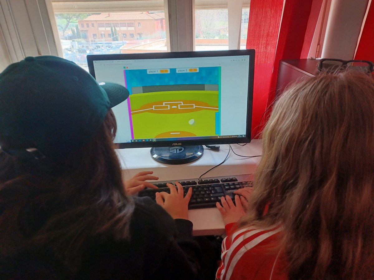 Lunedì giornata di laboratori alla #PalestraInnovazione con il progetto #SmartHeartRome. Coding e robotica per imparare a divertirsi con la tecnologia <a href="/fmdigitale/">Fond. Mondo Digitale</a>