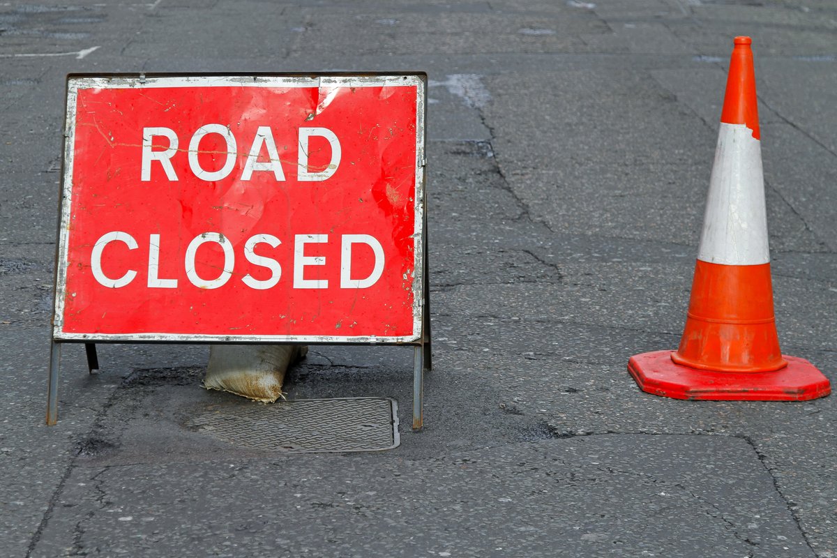 haringeycouncil's tweet photo. Hornsey Lane, N6, is closed at the junction with Crouch End Hill, due to a burst water main 💦 

@thameswater is on site and expects to finish the repair by 1 March 👩‍🔧 

Delays in the area are possible. https://t.co/VNdRPxo1Kl