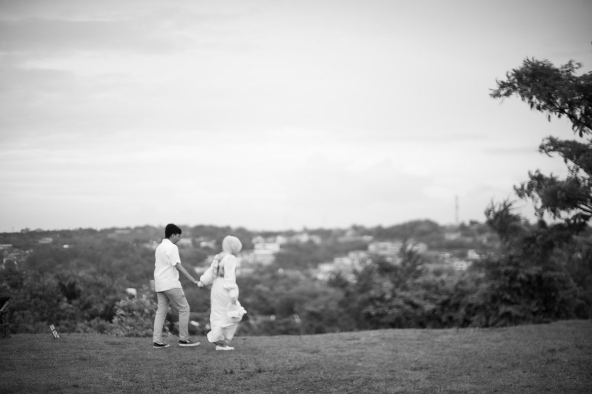 setiatesar's tweet photo. Dengan membawa keranjang tersebut saya mengajak mereka ke sebuah padang rumput yang agak luas untuk menikmati suasana sekitar. 
Keranjang kecil yang mereka perdebatkan saat membeli sesekali di sindir oleh pasangannyan karena merasa tidak cocok. https://t.co/8gg2w2B3cU
