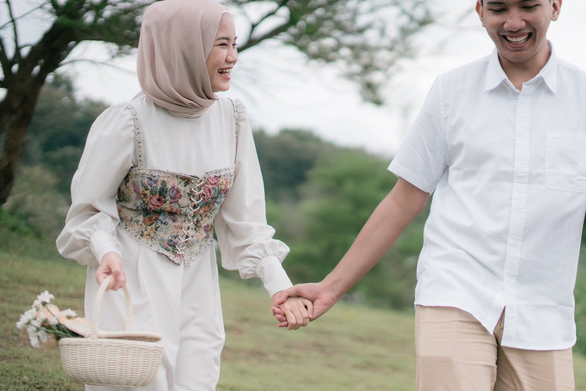setiatesar's tweet photo. “Mas mumpung masih pagi susanannya cocok buat lari - lari”
Dengan spontan mereka bilang begitu kepada saya.
Melihat mereka lelah karena berlarian akhirnya saya mengatakan untuk duduk bersantai menikmati suasana yang berangin di hari itu. https://t.co/pcV0sNxt0R