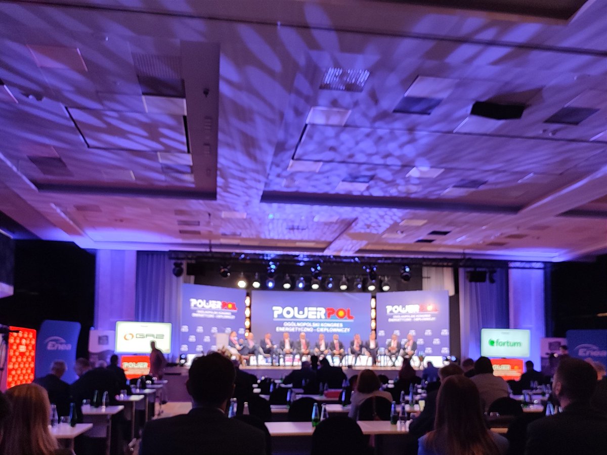 FortumPolska's tweet image. Trwa pierwszy panel dyskusyjny kongresu #POWERPOL w Warszawie: Strategie liderów polskiego rynku - aktualizacja strategii w zmienionej sytuacji surowcowej i presji regulacyjnej na kontrolę cen energii dla odbiorców. Dyskusje prowadzi @wjakobik

#POWERPOL2023 @ECBPL