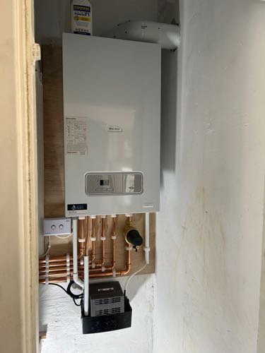 Last week we converted an ancient back boiler to a brand new combi for a young family in Kirkcaldy whose old boiler had broken down and they could not afford a new one. All of this work was completed free of charge for the family.