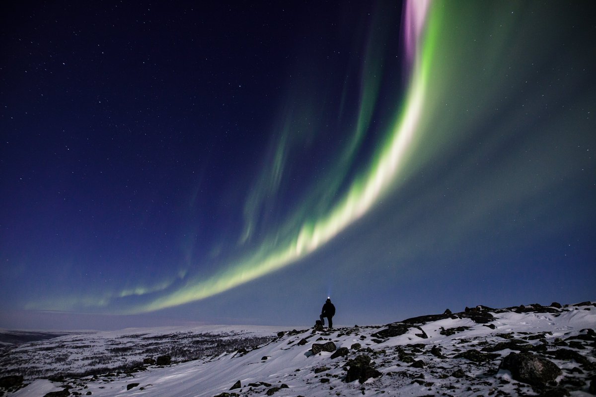ExploreUtsjoki's tweet photo. Have you already planned your next trip to Utsjoki? 🌞 There's still a month left of the best aurora season. In April the evenings are already so bright the northern lights are barely visible, but it's the best time for ice fishing and enjoying the spring sun. https://t.co/DIIcagSpm1