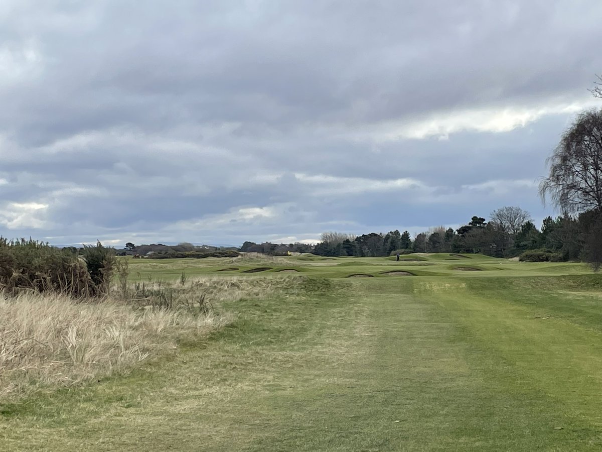 ARichardsonPro's tweet image. Today’s office with @alanreidgolf 

Can you name the golf course? 

#Golf #Friends #GuessTheCourse