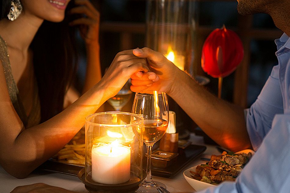 LollsOfficial's tweet photo. #CandleDinner #TheDay #Polonium #GalleryCafe #Colombo #Love #memories #Candle #Lightning #Bright #faathi_lolli https://t.co/3gRqaCMHD0